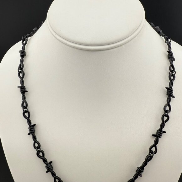Barbed Wire Heart Pendant Black Chain Necklace Edgy Gothic Aesthetic Statement J - Picture 3 of 5